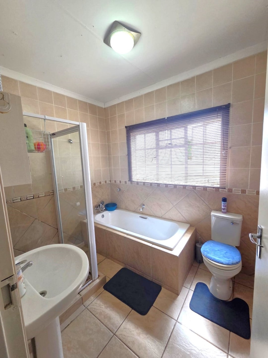 3 Bedroom Property for Sale in Flimieda North West